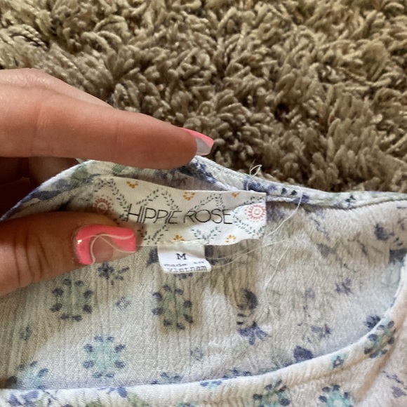 super cute blue and white flowy crop top! - Picture 2 of 3